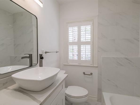 2201 Maroneal Street, Houston TX 77030