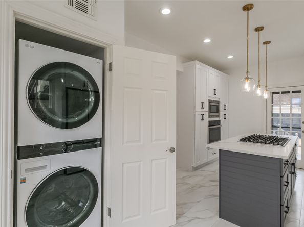 2201 Maroneal Street, Houston TX 77030