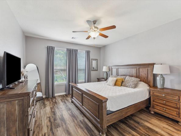 13711 Mckinney Creek Lane, Houston TX 77044