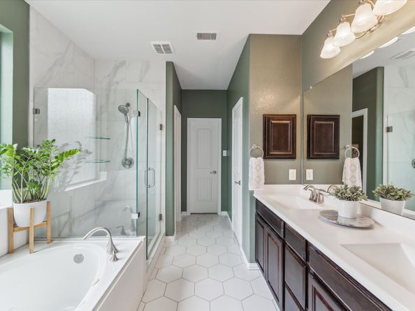 13711 Mckinney Creek Lane, Houston TX 77044