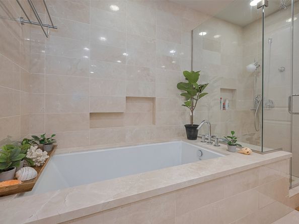 2207 Bancroft Street 604, Houston TX 77027