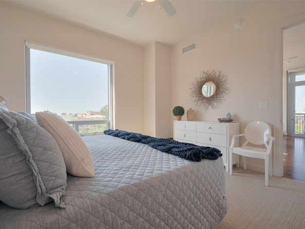 2207 Bancroft Street 604, Houston TX 77027