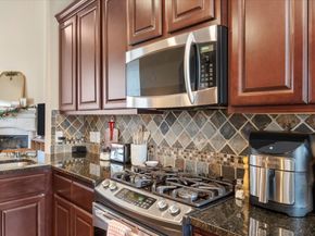 7 Tallgrass Way, Spring TX 77389