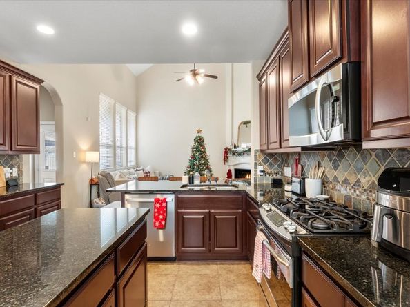 7 Tallgrass Way, Spring TX 77389