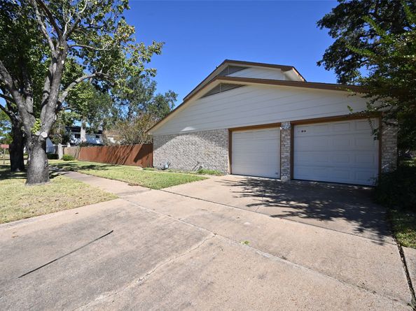 9238 Stroud Drive, Houston TX 77036