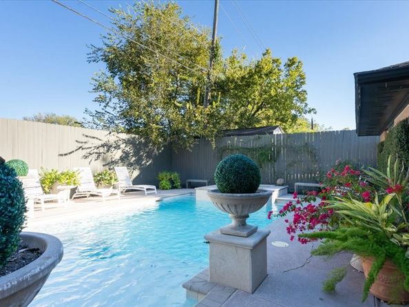 9301 Lugary Drive, Houston TX 77074