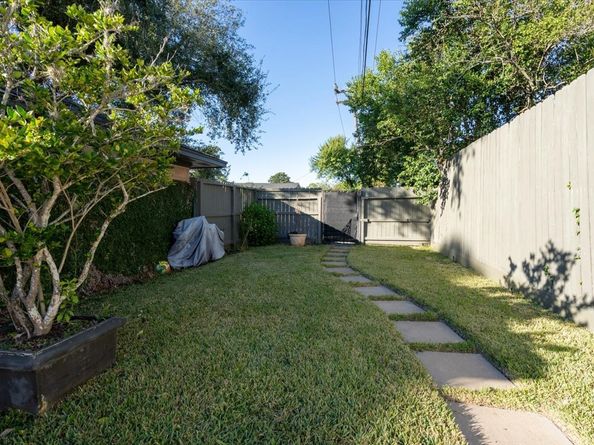 9301 Lugary Drive, Houston TX 77074