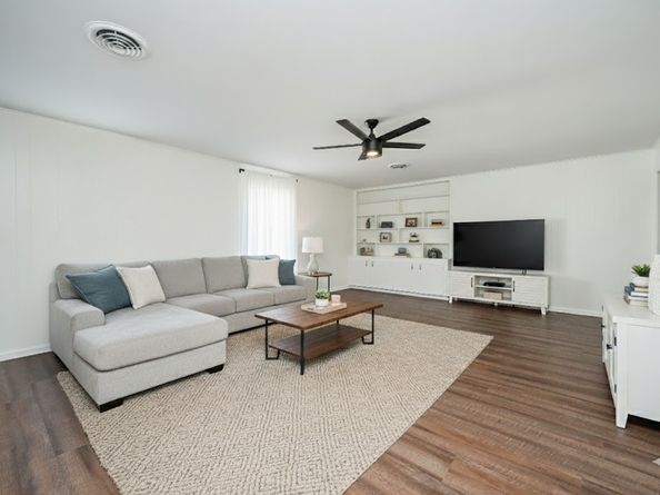 5438 Jackwood Street, Houston TX 77096