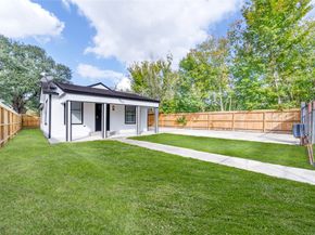 9201 Klondike Street, Houston TX 77075