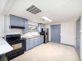 9201 Klondike Street, Houston TX 77075