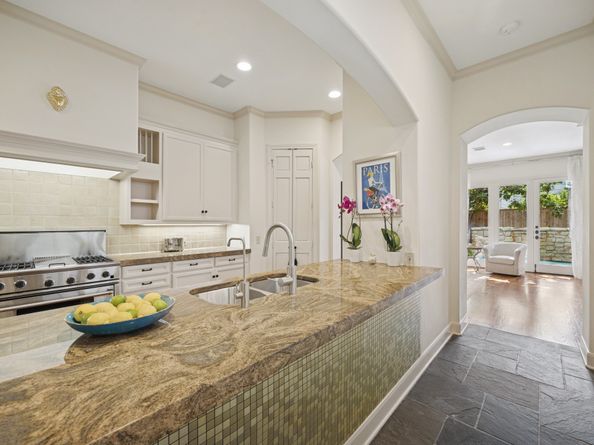 2207 Dunraven Lane, Houston TX 77019