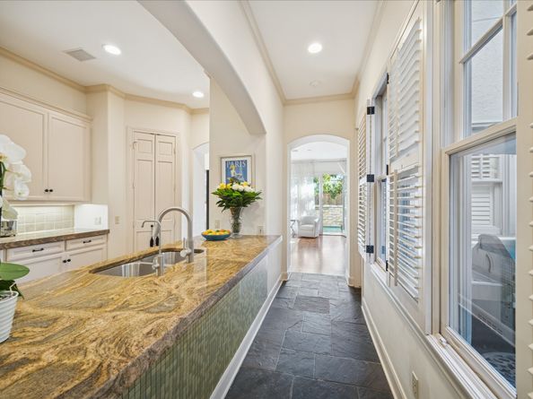 2207 Dunraven Lane, Houston TX 77019