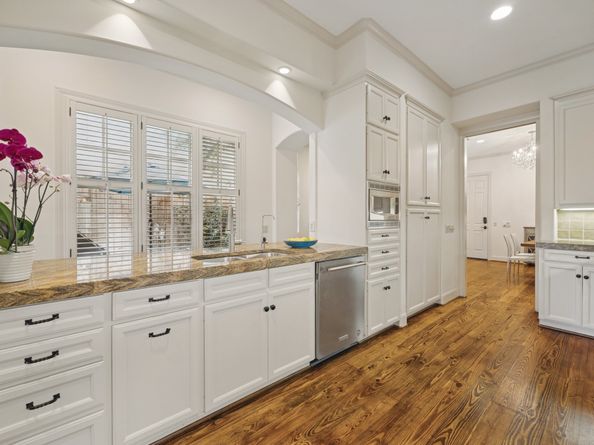 2207 Dunraven Lane, Houston TX 77019