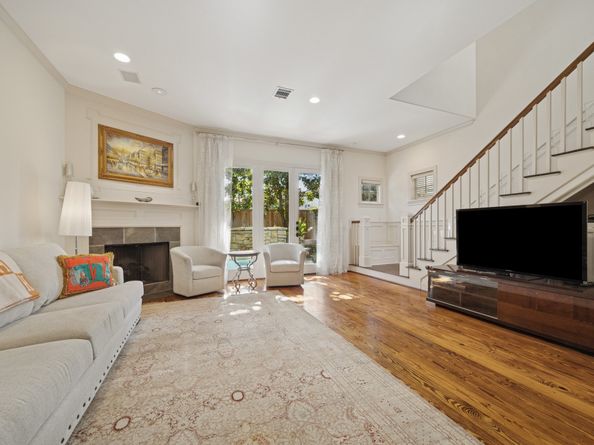 2207 Dunraven Lane, Houston TX 77019