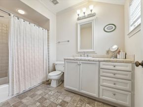 2207 Dunraven Lane, Houston TX 77019