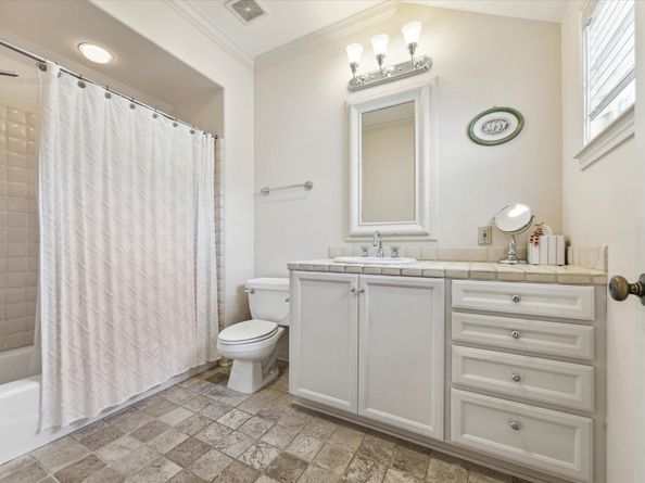 2207 Dunraven Lane, Houston TX 77019