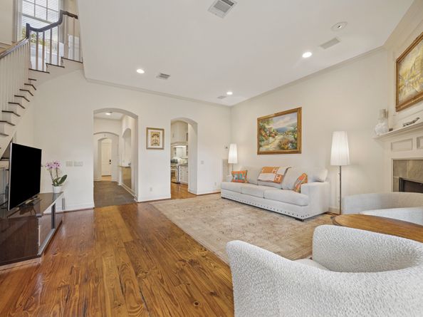 2207 Dunraven Lane, Houston TX 77019