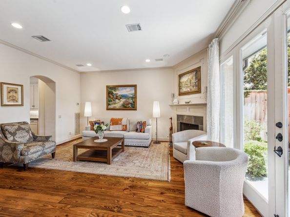 2207 Dunraven Lane, Houston TX 77019