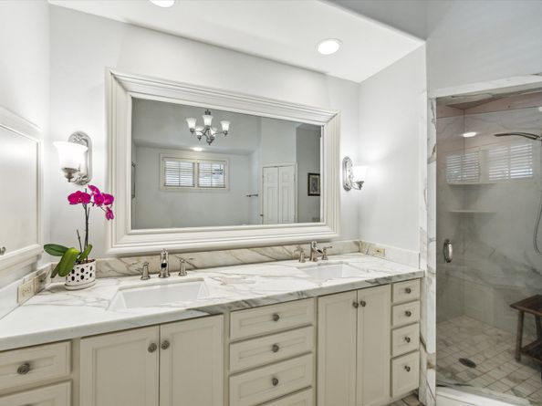 2207 Dunraven Lane, Houston TX 77019