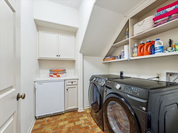 2207 Dunraven Lane, Houston TX 77019