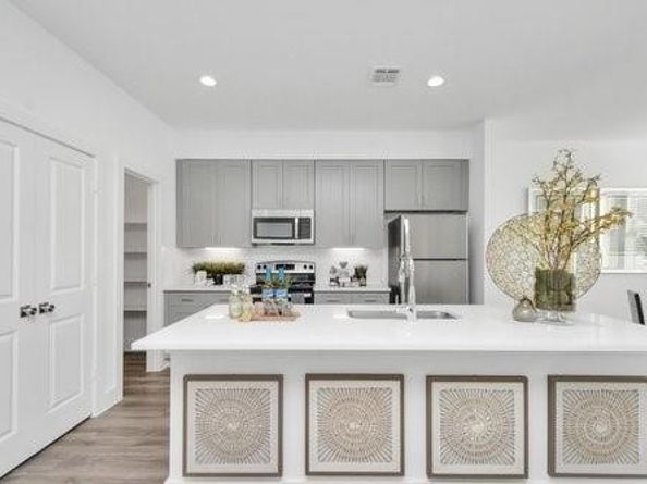 405 Alvia Run Lane, Houston TX 77018