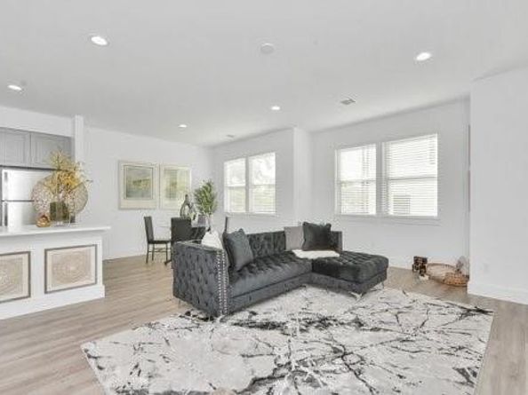 405 Alvia Run Lane, Houston TX 77018