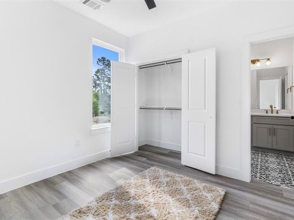 405 Alvia Run Lane, Houston TX 77018