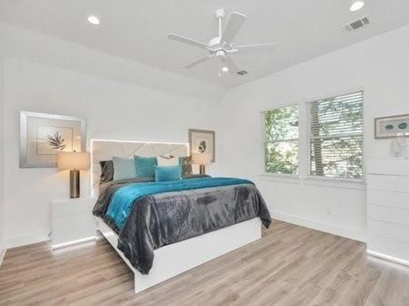 405 Alvia Run Lane, Houston TX 77018