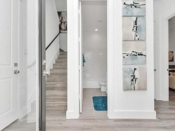 405 Alvia Run Lane, Houston TX 77018