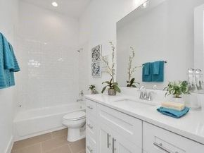 405 Alvia Run Lane, Houston TX 77018