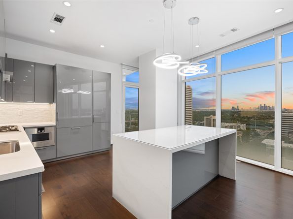 4521 San Felipe Street 1903, Houston TX 77027