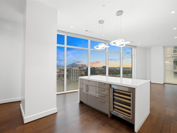 4521 San Felipe Street 1903, Houston TX 77027