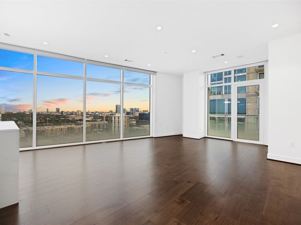 4521 San Felipe Street 1903, Houston TX 77027