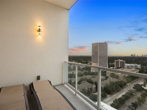 4521 San Felipe Street 1903, Houston TX 77027