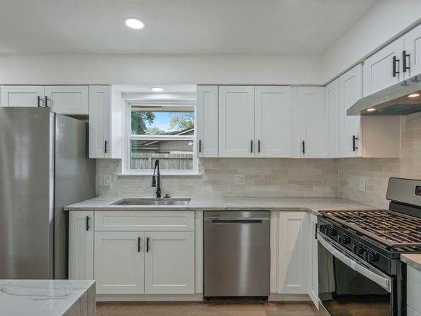 5443 Willowbend Boulevard, Houston TX 77096