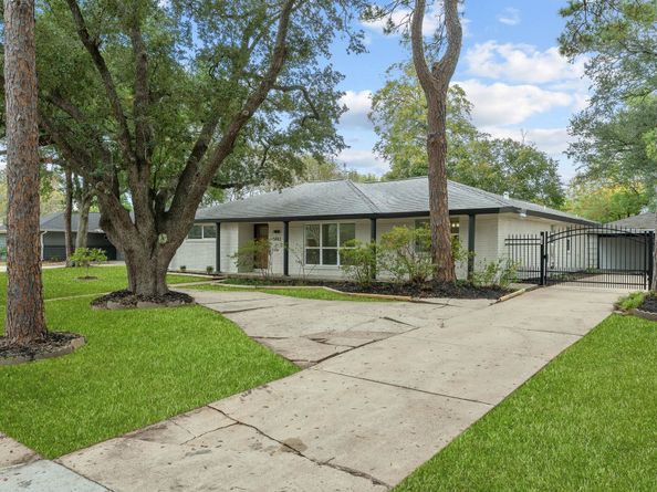 5443 Willowbend Boulevard, Houston TX 77096