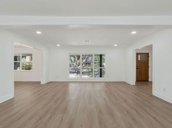 5443 Willowbend Boulevard, Houston TX 77096