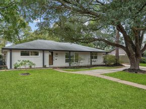 5443 Willowbend Boulevard, Houston TX 77096