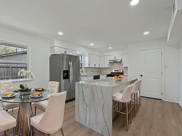 5443 Willowbend Boulevard, Houston TX 77096