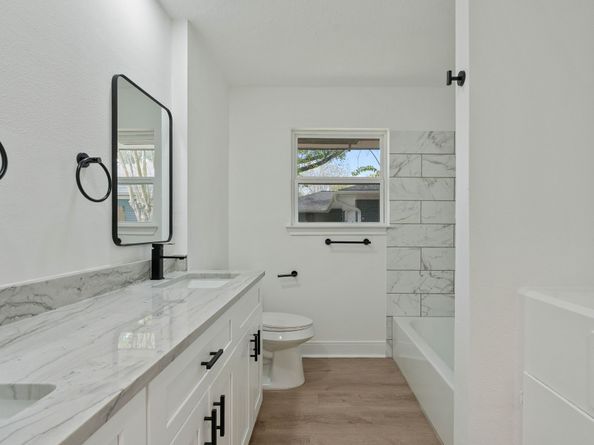 5443 Willowbend Boulevard, Houston TX 77096