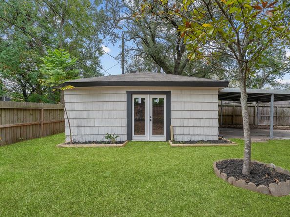 5443 Willowbend Boulevard, Houston TX 77096