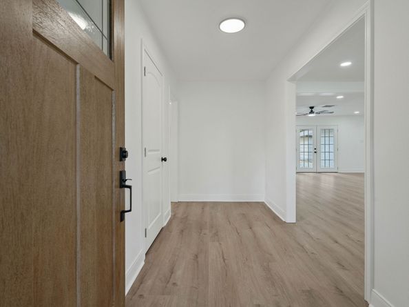 5443 Willowbend Boulevard, Houston TX 77096