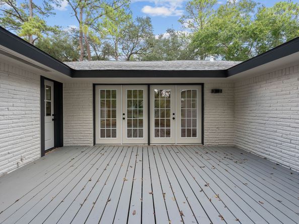 5443 Willowbend Boulevard, Houston TX 77096