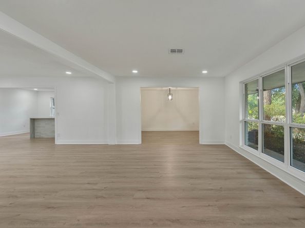 5443 Willowbend Boulevard, Houston TX 77096