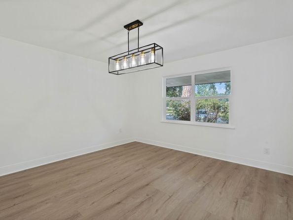 5443 Willowbend Boulevard, Houston TX 77096