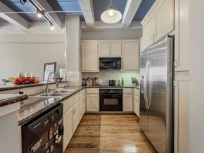 1120 Texas Street 4B, Houston TX 77002