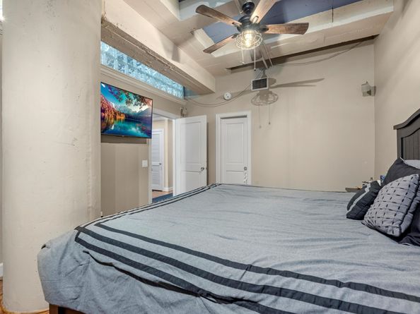 1120 Texas Street 4B, Houston TX 77002