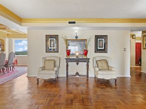 1400 Hermann Drive 11E, Houston TX 77004