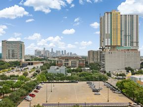 1400 Hermann Drive 11E, Houston TX 77004