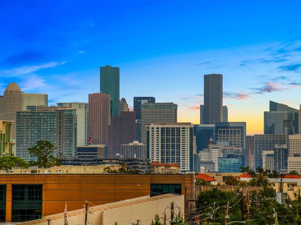 1400 Hermann Drive 11E, Houston TX 77004